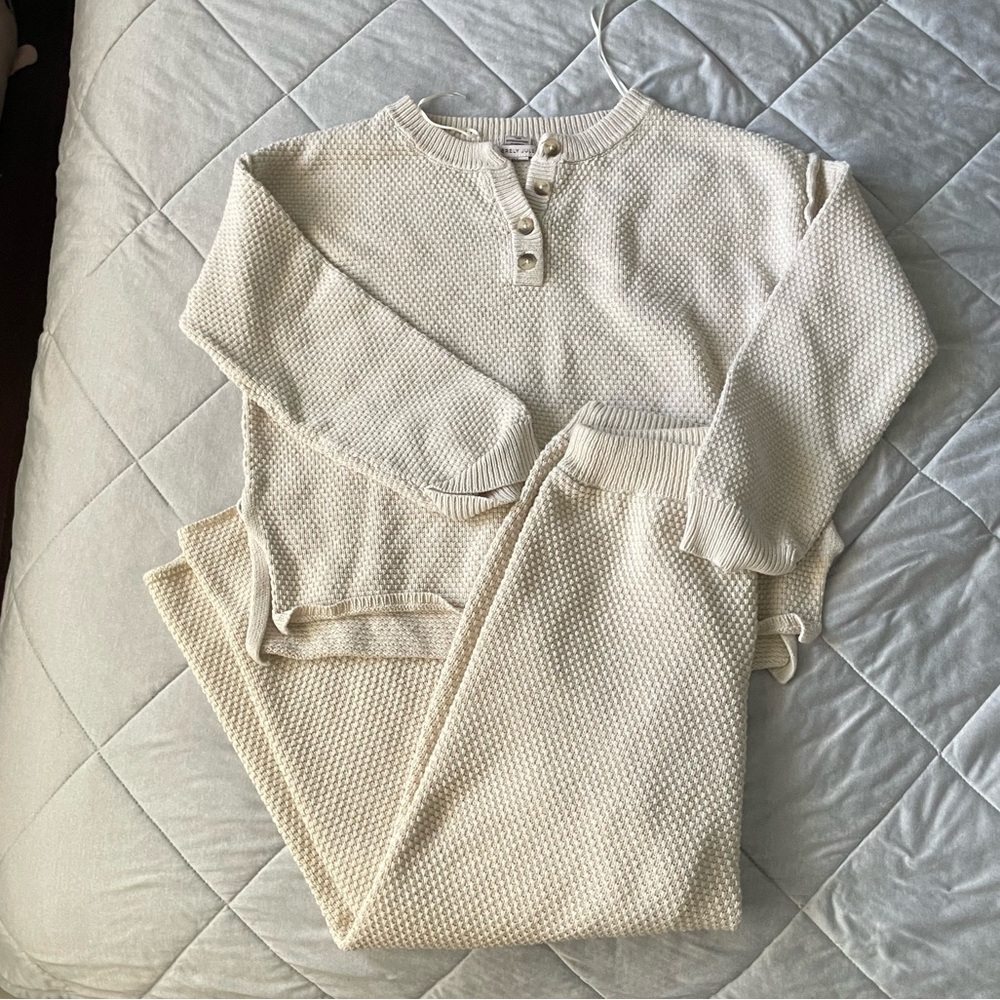 Woman’s small Sincerely Jules Cream Knit Sweater and Pant Set